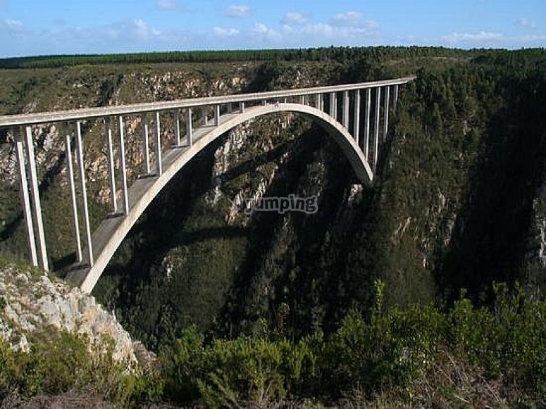 The bridge in South Africa where the jump takes place The bridge in South Africa where the jump takes place
